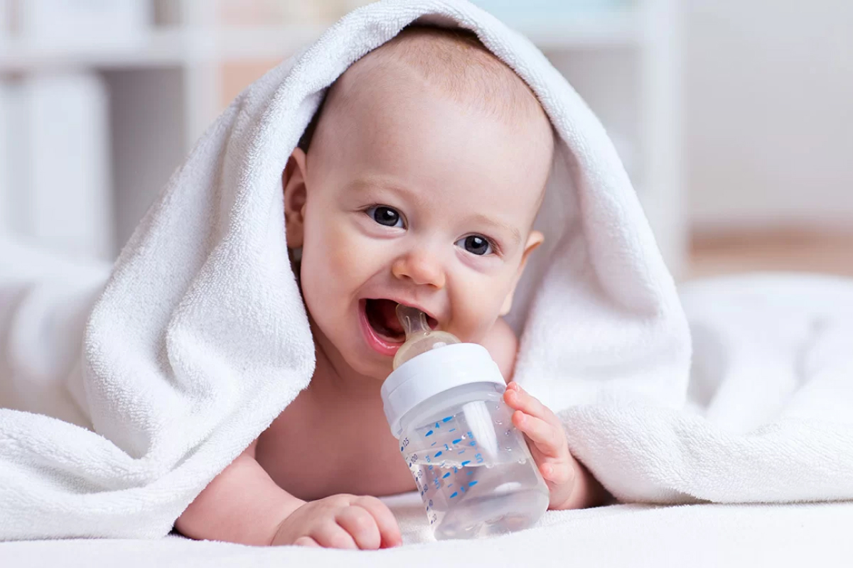 Чистая вода для малышей: что необходимо знать родителям?